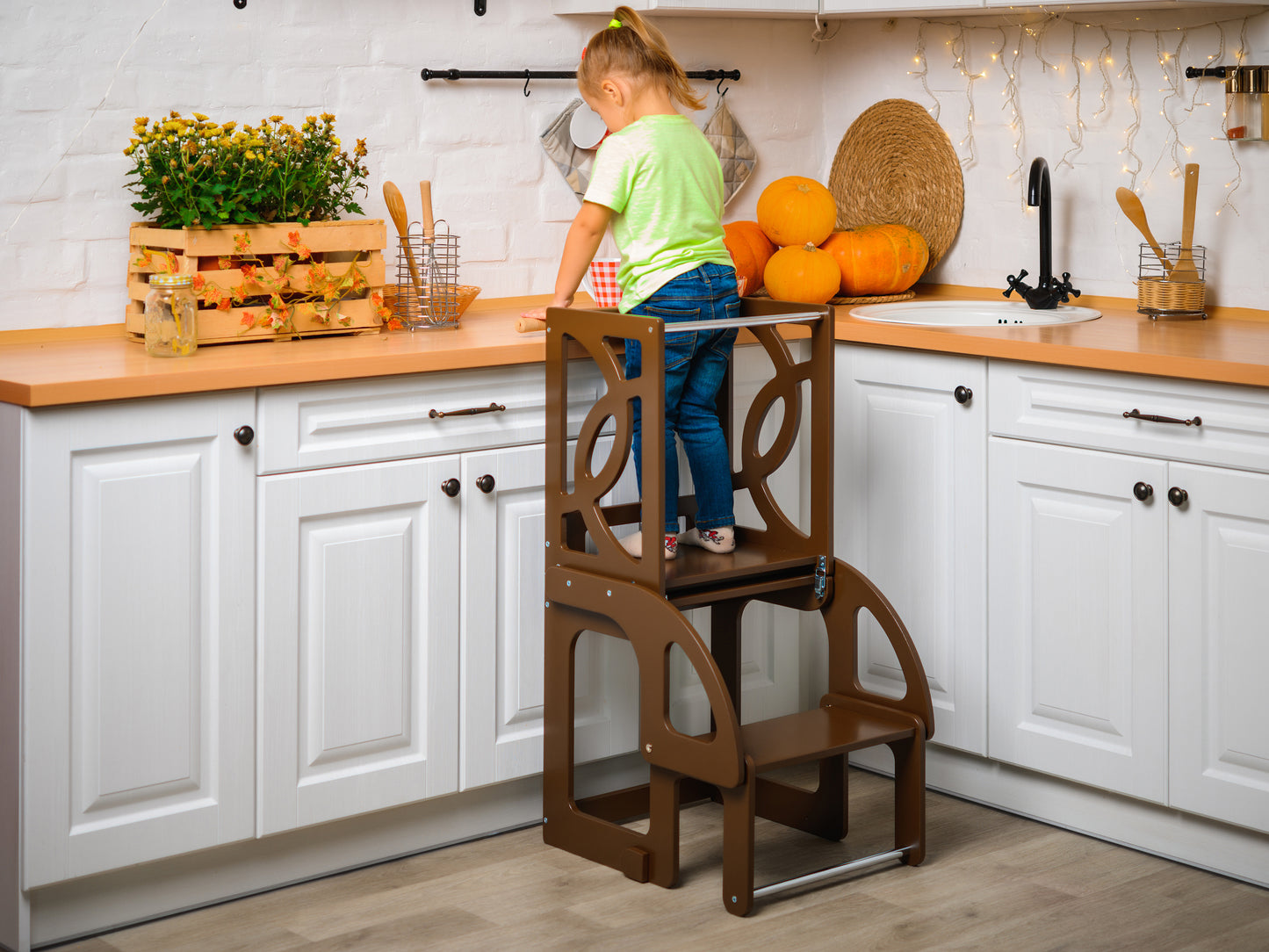 BROWN Learning Convertible tower & table, kitchen step stool - Climbambino