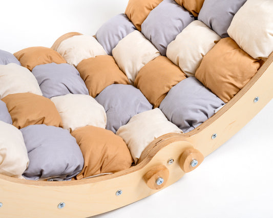 Mattress for foldable climbing arch