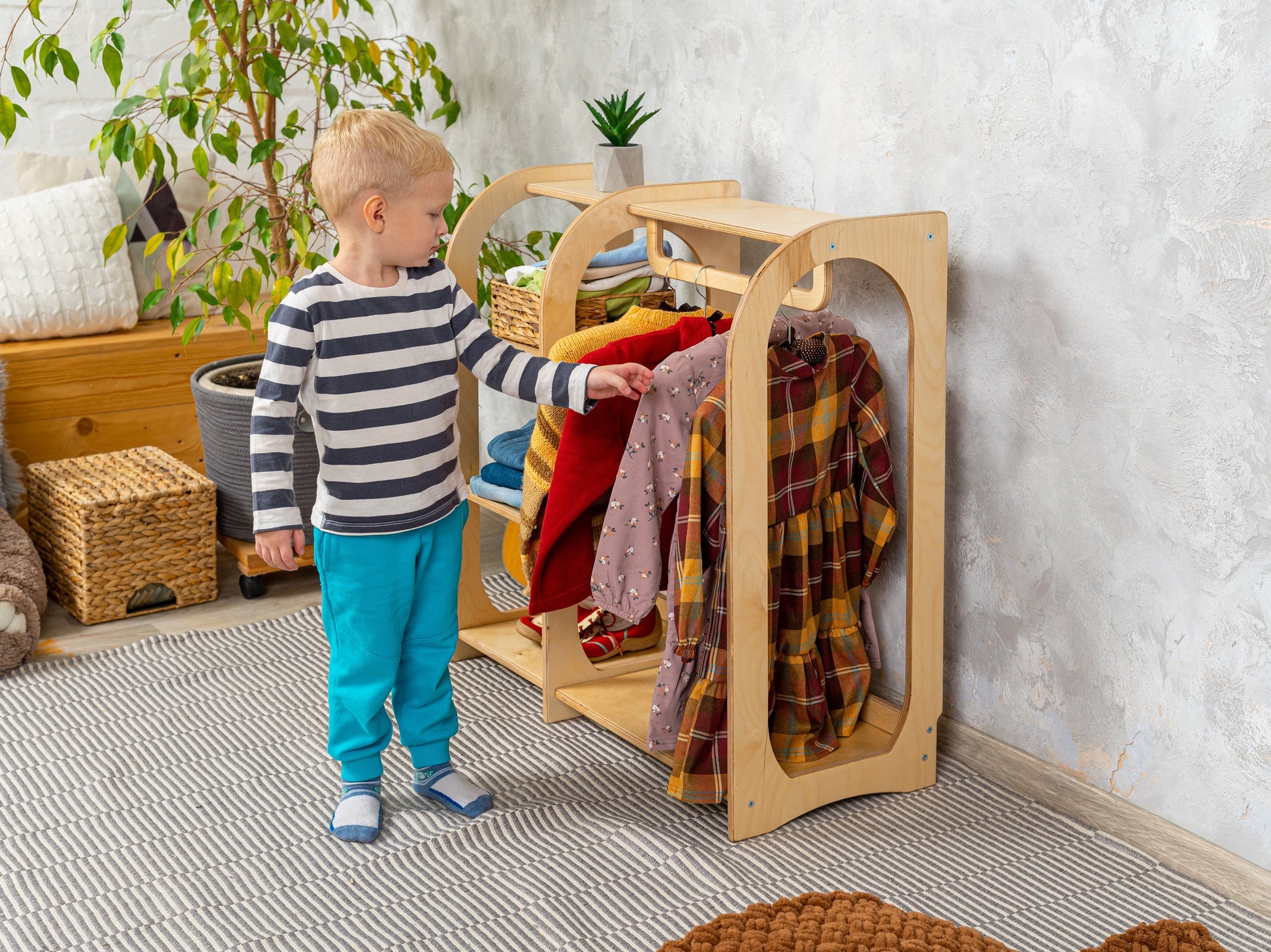 Montessori Clothing Rack and Shelf KIDS CLOTHING RACK Type B With