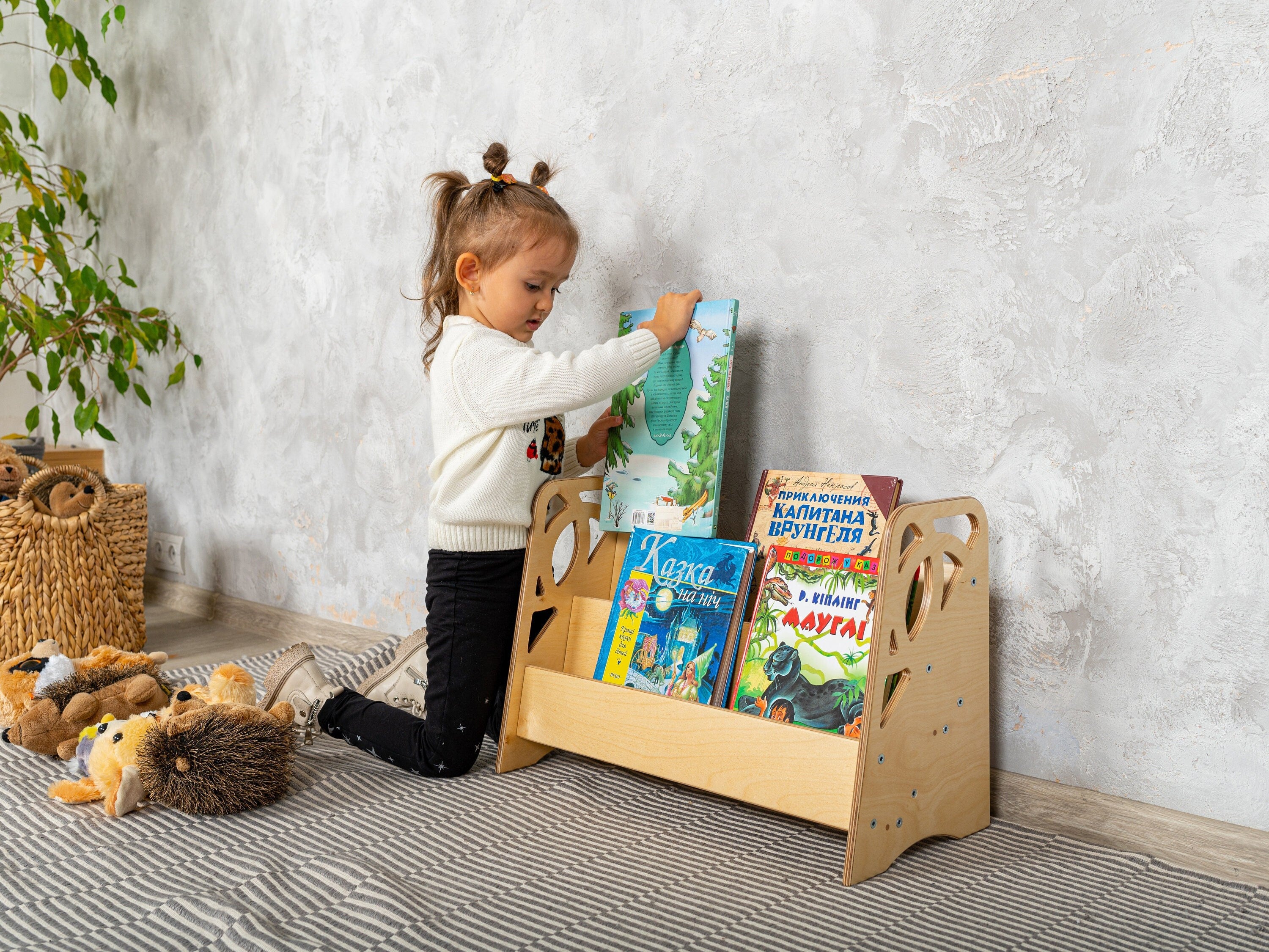 Childrens small hot sale bookshelf